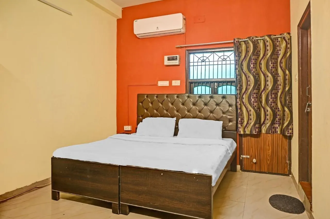 ורנאסי Oyo 7498 Hotel Aparajita