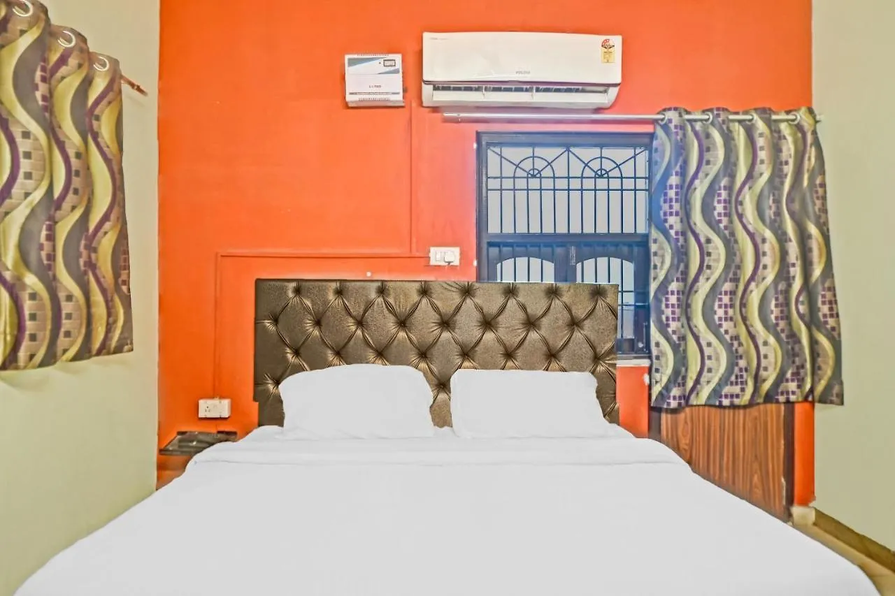 ***  ורנאסי Oyo 7498 Hotel Aparajita הודו
