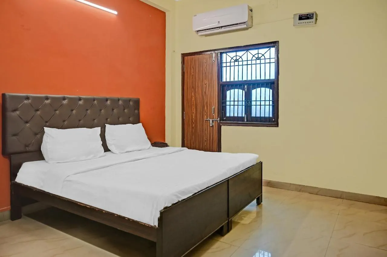 ורנאסי Oyo 7498 Hotel Aparajita